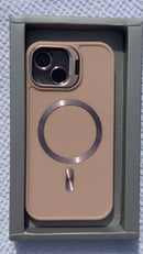 Capinha Magnética Silicone Premium com MagSafe – Bege/Dourada – iPhone