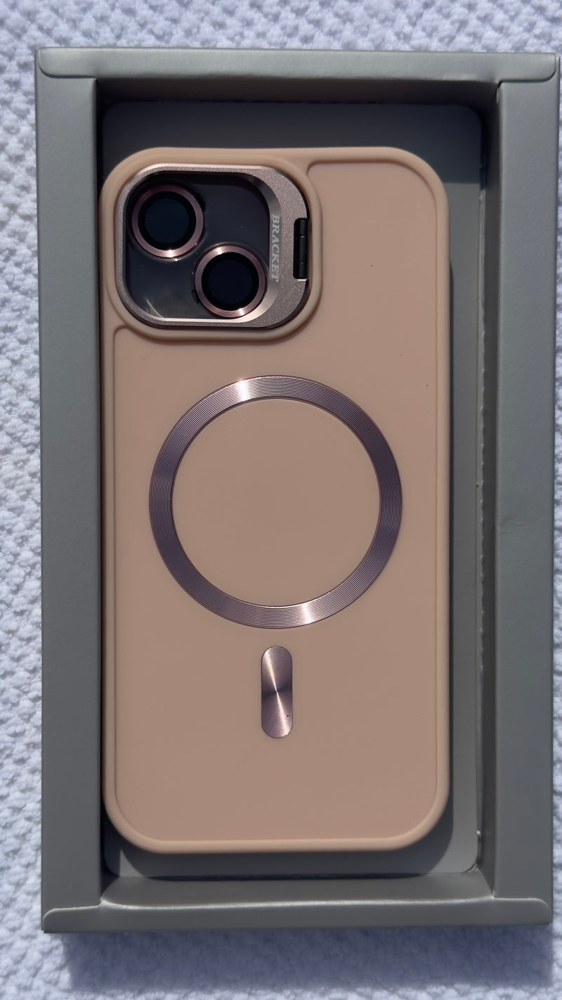 Capinha Magnética Silicone Premium com MagSafe – Bege/Dourada – iPhone